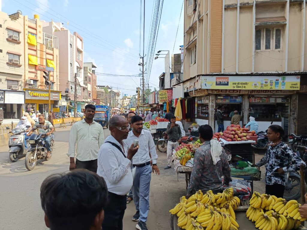 सड़क किनारे अवैध रूप से ठेला लगाने वालों पर प्रशासन सख्त, हॉकर्स जोन में शिफ्ट न होने पर होगी कड़ी कार्यवाही